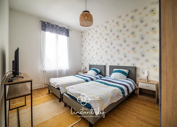 Maison D Exception Au Mans Garage Xxl Et Terrasse 勒芒